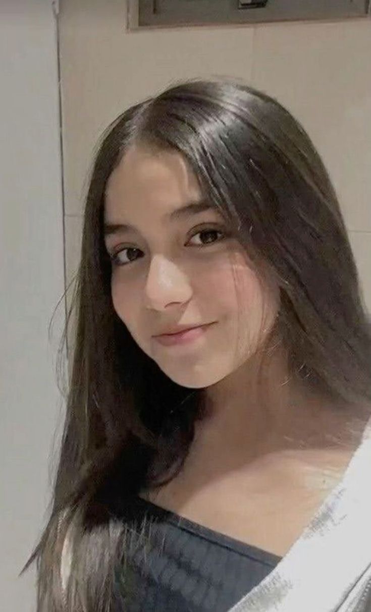 <em>Alejandra Lara</em>